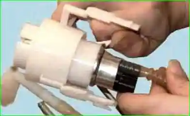 Замена топливного насоса