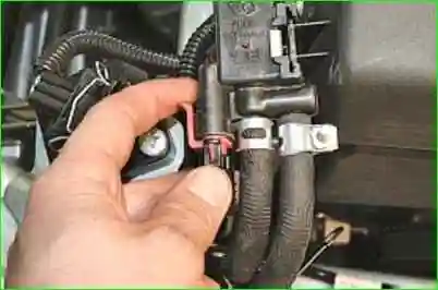 Замена клапана продувки адсорбера