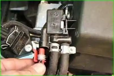 Замена клапана продувки адсорбера