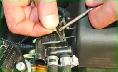 Замена клапана продувки адсорбера