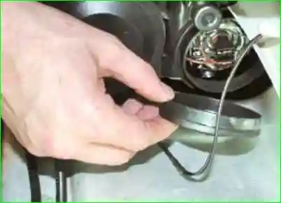 Замена лампочек ближнего света