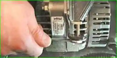 Проверка и замена ремня генератора