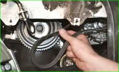 Проверка и замена ремня генератора