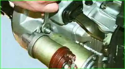 Замена стартера Лада Приора