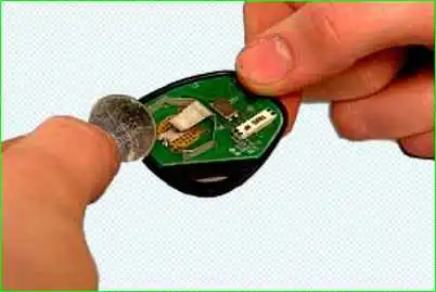 Ersetzen eines Element-Stromversorgung in der Fernbedienung Austausch der Batterie in der Fernbedienung