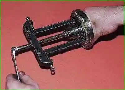 Замена подшипника передней ступицы