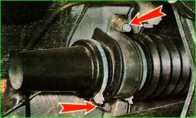Снятие и установка чехла рулевого механизма Снятие и установка чехла рулевого механизма