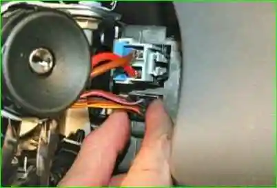 Снятие и установка рулевой колонки с электроусилителем