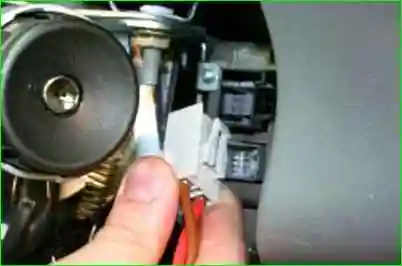 Снятие и установка рулевой колонки с электроусилителем