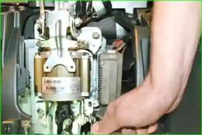 Снятие и установка рулевой колонки с электроусилителем