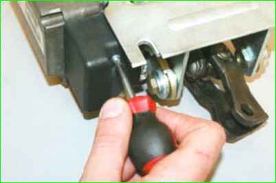 Снятие и установка рулевой колонки с электроусилителем