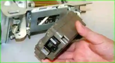 Снятие и установка рулевой колонки с электроусилителем