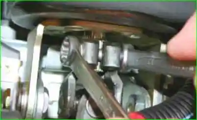 Снятие и установка карданного вала рулевого управления