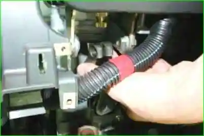 Снятие и установка карданного вала рулевого управления