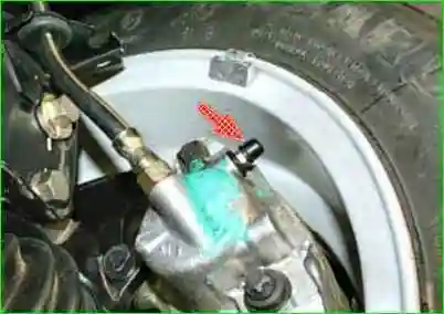 Прокачка гидропривода тормозов 