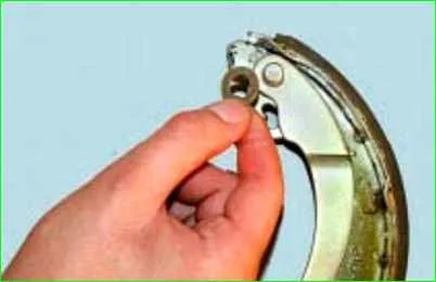 Sustitución de las pastillas de freno de la rueda trasera