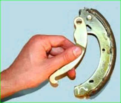Sustitución de las pastillas de freno de la rueda trasera
