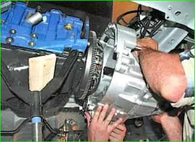 Extracción e instalación de la caja de cambios