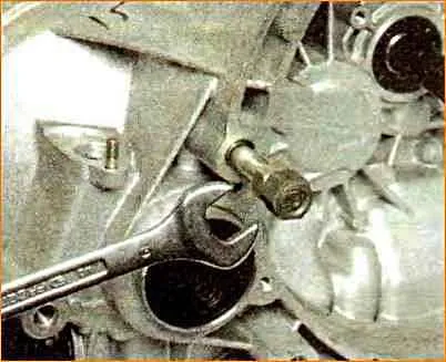 Disassembling and assembling the Lada Priora gearbox