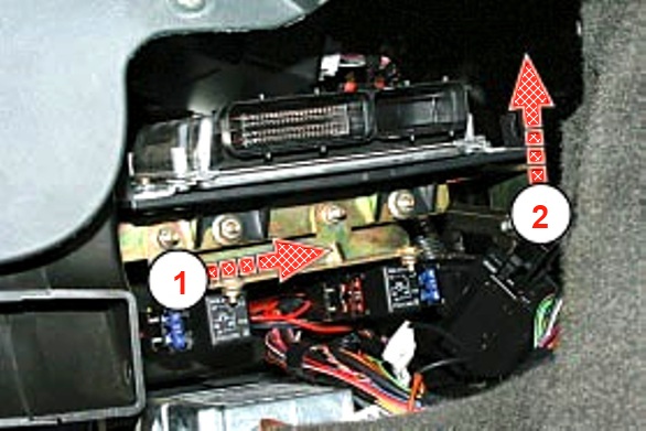 Снятие и установка электронного блока управления двигателем автомобиля Лада Приора