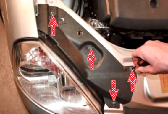 Замена лампочек в автомобиле Лада Приора