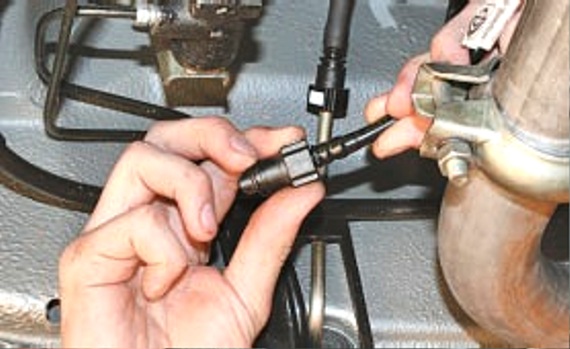 Замена узлов системы улавливания паров топлива автомобиля Лада Приора
