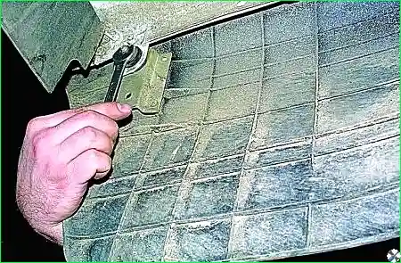 Снятие и установка бамперов автомобиля Соболь