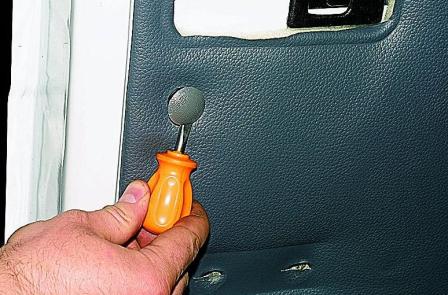 Снятие обивки и замка сдвижной двери автомобиля Соболь