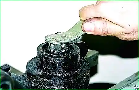 Регулировка рулевого механизма с гидроусилителем автомобиля Соболь