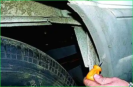 Снятие и установка бамперов автомобиля Соболь