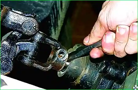 Снятие и регулировка рулевого механизма с гидроусилителем автомобиля Соболь