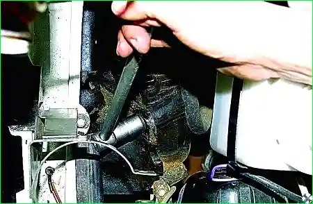 Снятие и регулировка рулевого механизма с гидроусилителем автомобиля Соболь