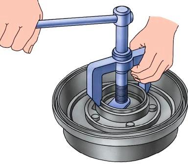 Pressing out outer ring of inner wheel bearing