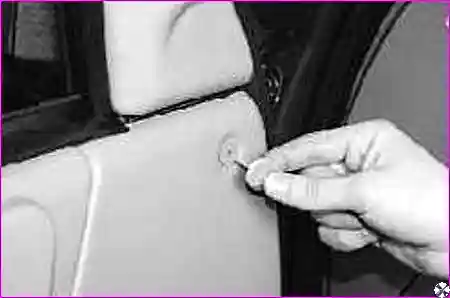 Держатель обивки