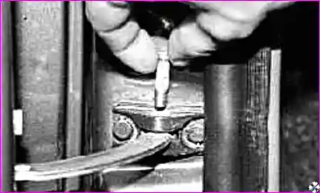 Выбивание штифта