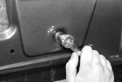 Снятие стеклоподъемника передней двери УАЗ Патриот