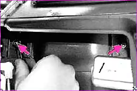 Гайки крепления ручки