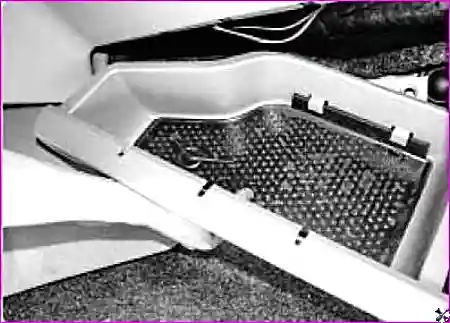 Извлечение дополнительной полки из панели