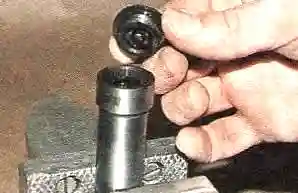 Снятие и установка гидронатяжителей цепей 