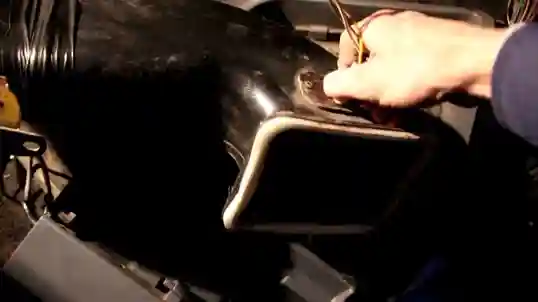 Замена радиатора отопителя УАЗ Патриот Замена радиатора отопителя УАЗ Патриот