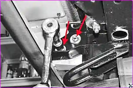 Болты крепления бампера