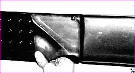 Снятая резиновая накладка