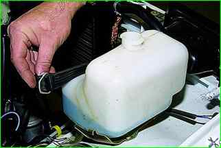 Removing the expansion tank