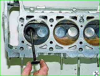 Removing and repairing the cylinder head of the Niva VAZ-21214 car