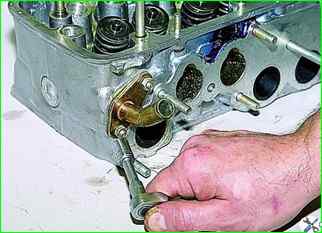 Removing and repairing the cylinder head of the Niva VAZ-21214