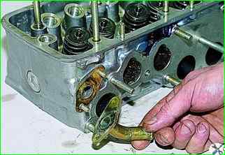 Removing and repairing the cylinder head of the Niva VAZ-21214