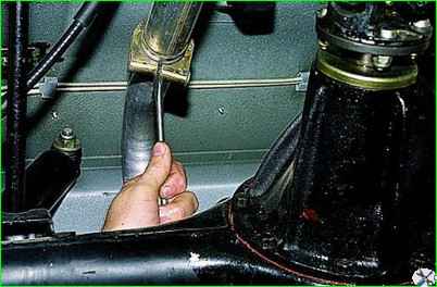 Replacing a car muffler