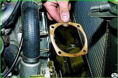 How to replace the coolant pump cover