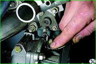 How to remove and install the hydraulic chain tensioner VAZ-21214