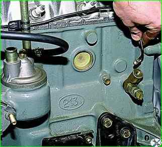 How to remove and install the hydraulic chain tensioner VAZ-21214